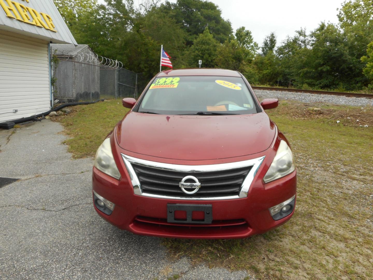 2015 Red Nissan Altima 2.5 S (1N4AL3AP0FC) with an 2.5L L4 DOHC 16V engine, Continuously Variable Transmission transmission, located at 2553 Airline Blvd, Portsmouth, VA, 23701, (757) 488-8331, 36.813889, -76.357597 - Photo#2